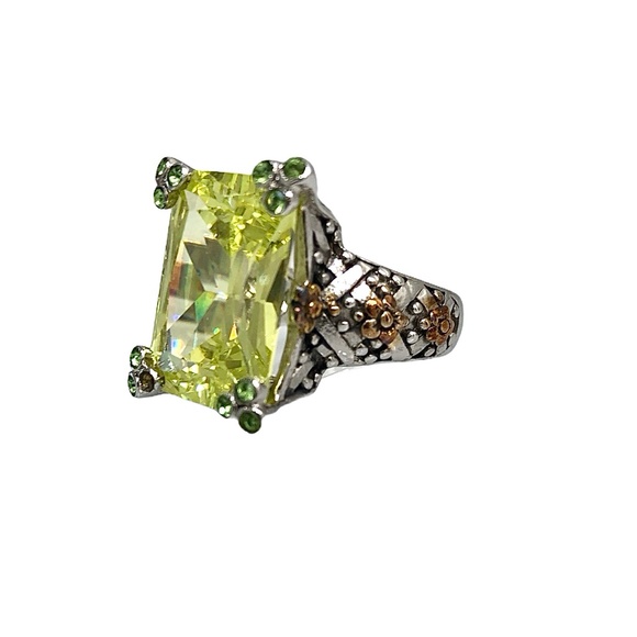 STERLING SILVER LIME GREEN FACETED STONE COCKTAIL RING SIZE 7 - Picture 3 of 16